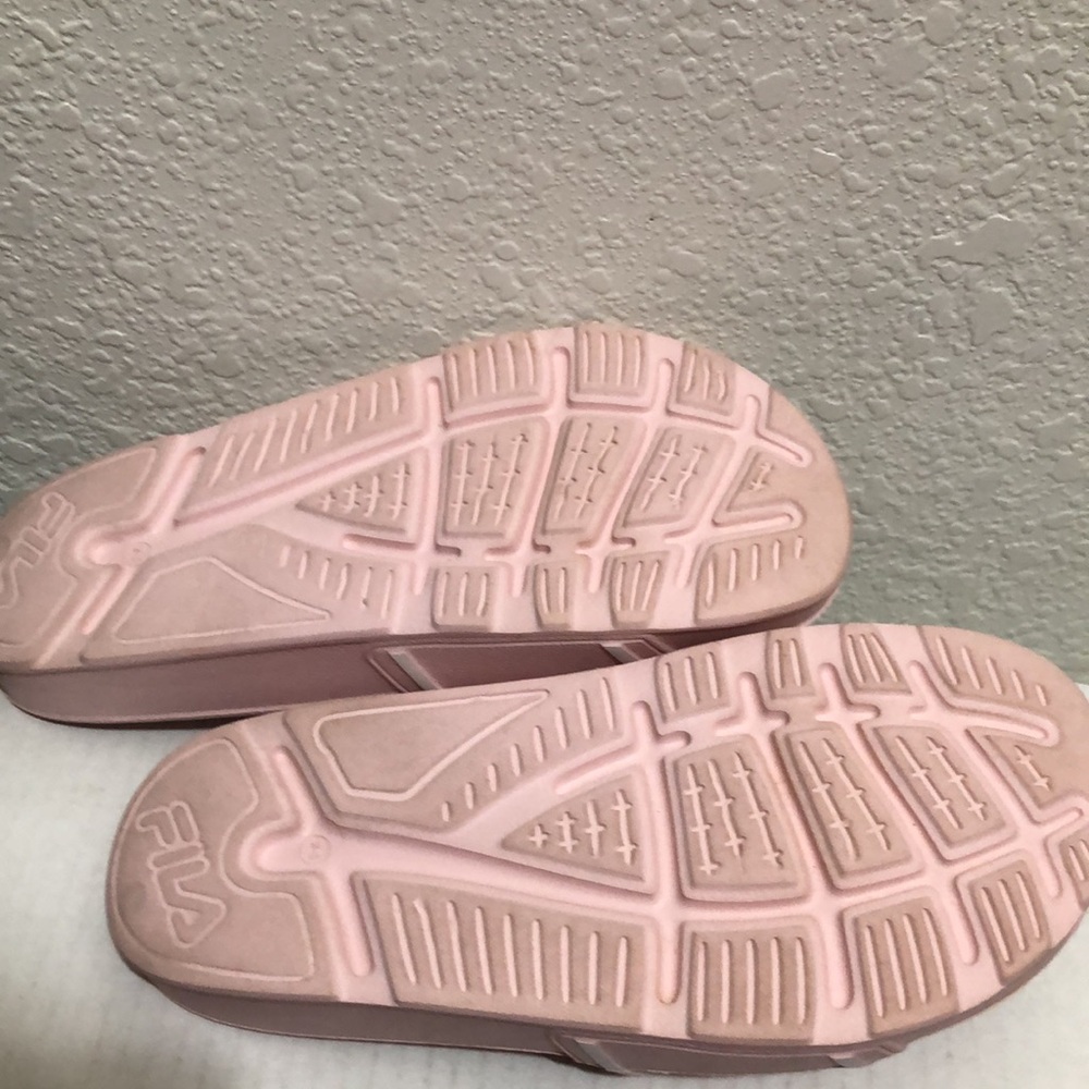 Fila slides - Picture 6 of 6